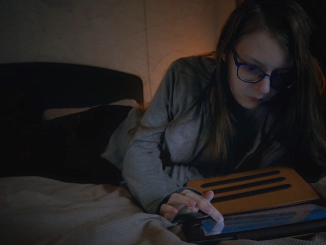 Download: unicorndisney - Behaarte Stieftochter POV - UnicornDisney