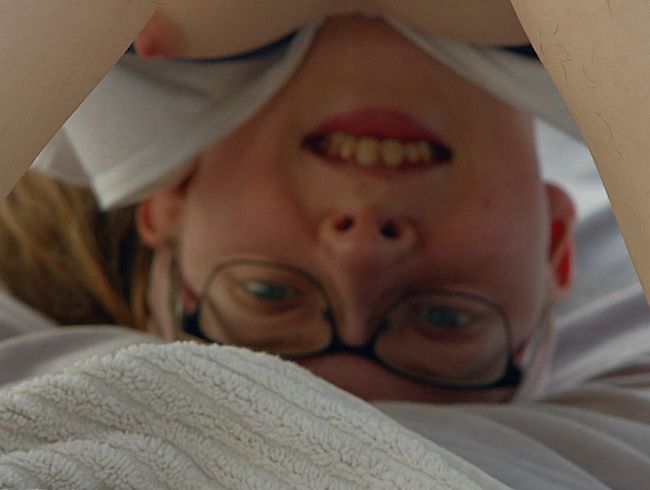 Download: unicorndisney - STIEFPAPAS RASIERT BEINE, Teil 2 von 3 – UnicornDisney.