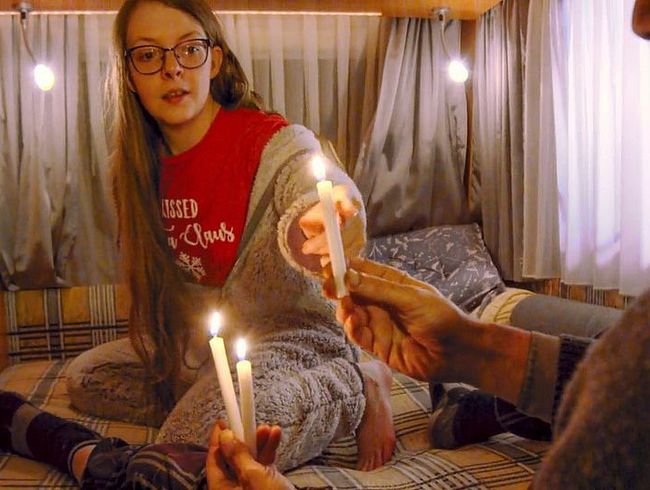 Download: unicorndisney - Tabu-Weihnachts-Trailer-Trash – UnicornDisney.