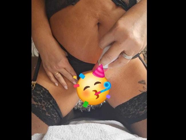 Download: unschuldigeEhefrau - Den neuen  Vibrator getestet .Nur getestet ????