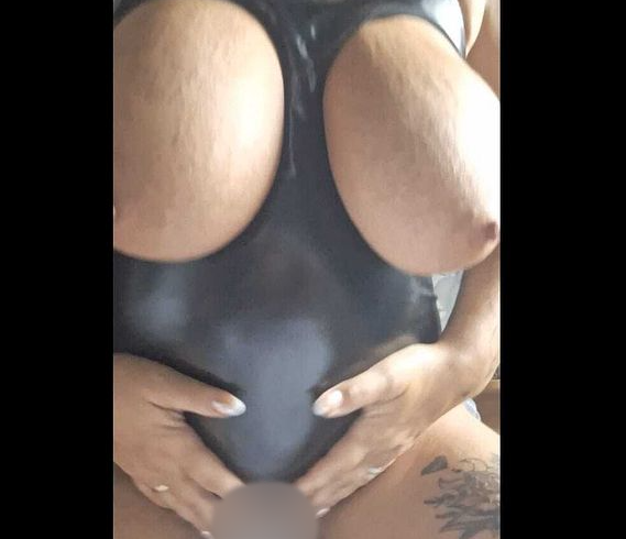 Download: unschuldigeEhefrau - Nach der Cam musste ich noch weiter machen