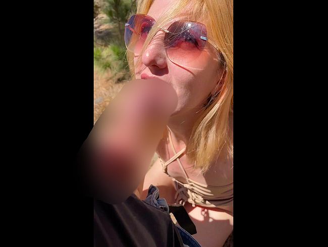 Download: vivien_sin - Bottomless sex & cumshot in the woods