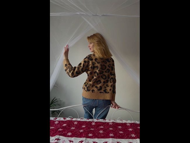 Download: vivien_sin - POV doggy and cumshot