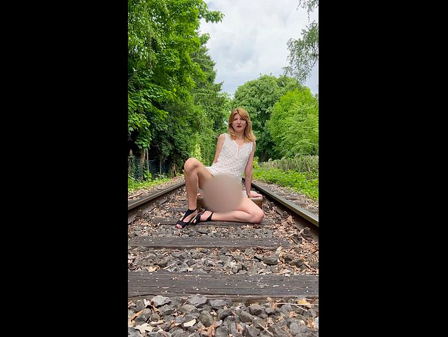 Download: vivien_sin - Train Me Softly