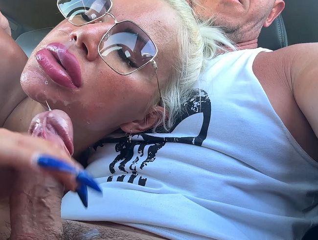 Download: vixen_kris - Ich habe ein Selfie gemacht, als ich einem Taxifahrer einen Blowjob gegeben habe