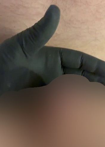 Download: we_love_storys - Was für ein geiler Schwanz! Darf ich den mal anfassen?