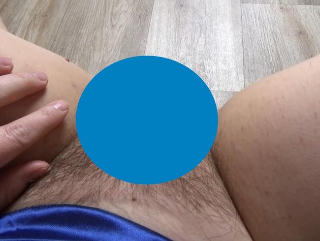 Download: wet_mermaid - Pissen mit mega Busch