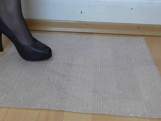 Download: wet_mermaid - Luftpolsterfolie zertreten 3/3