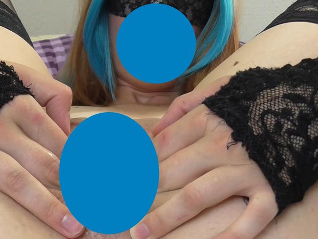 Download: wet_mermaid - Pussy spreizen Teil 2