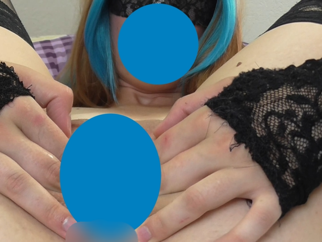 Download: wet_mermaid - Pussy spreizen Teil 2