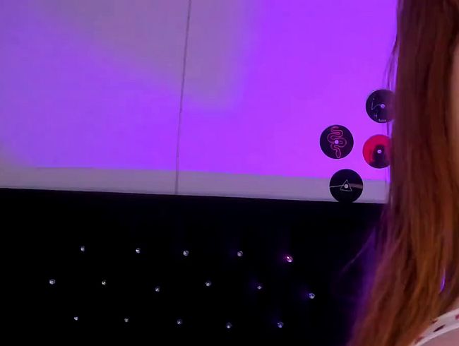 Download: whiteangelx - schau dir meine Muschi in der Nähe der Kamera an