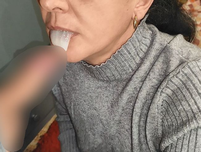 Download: winonna_8 - Heiße Ehefrau bläst mit Sperma im Mund