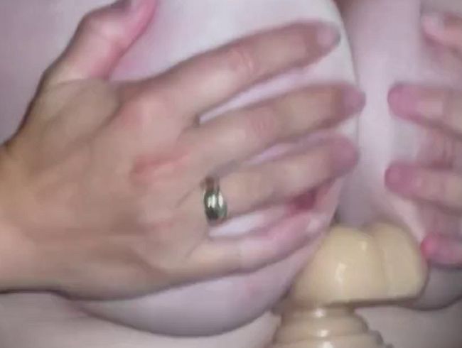 Download: xxxbigboobslayla - TITTENFICK GEFÄLLIGST ?